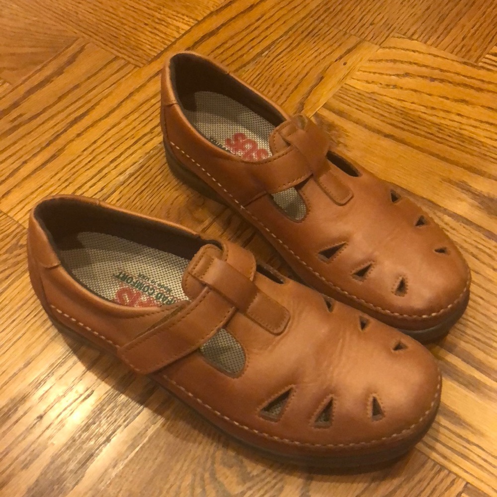 Sas brown shoes